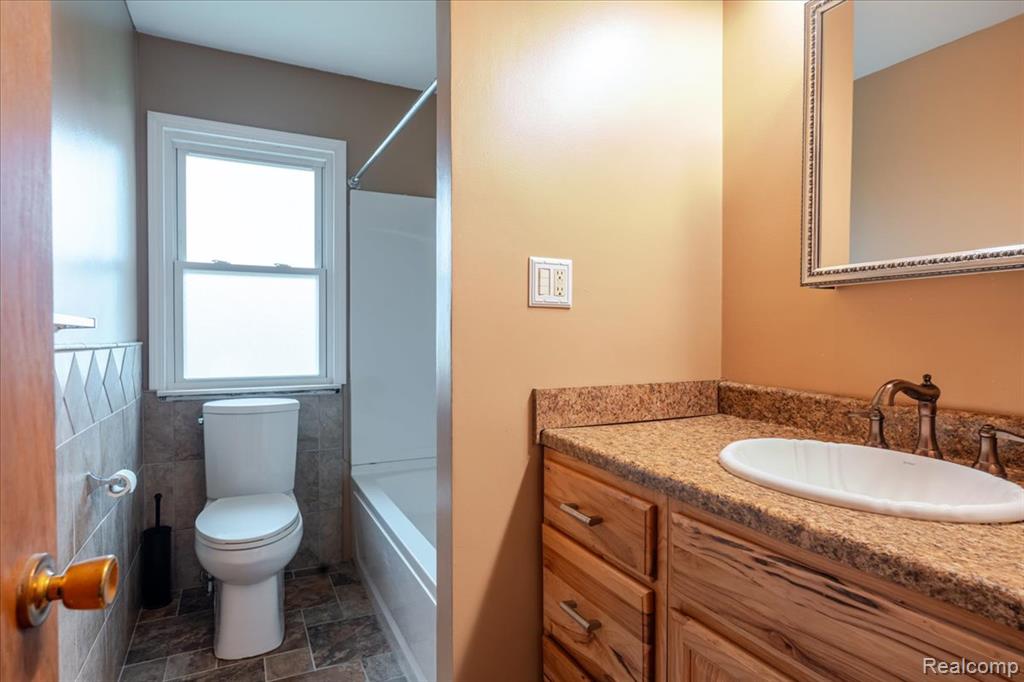 30362 West Road New Boston, MI 48164 - Photo 14 of 34 Gallery Image 14