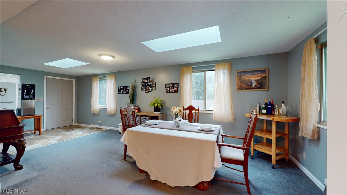956 Braun Road Belpre, OH 45714 - Photo 19 of 44 HUGE DINING AREA.