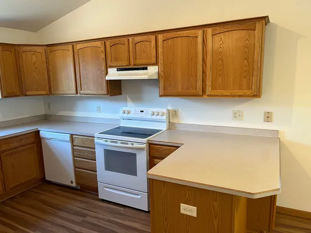 $2,200 | 1175 St Albert The Great Court, Unit 1175, Sun Prairie, WI 53590