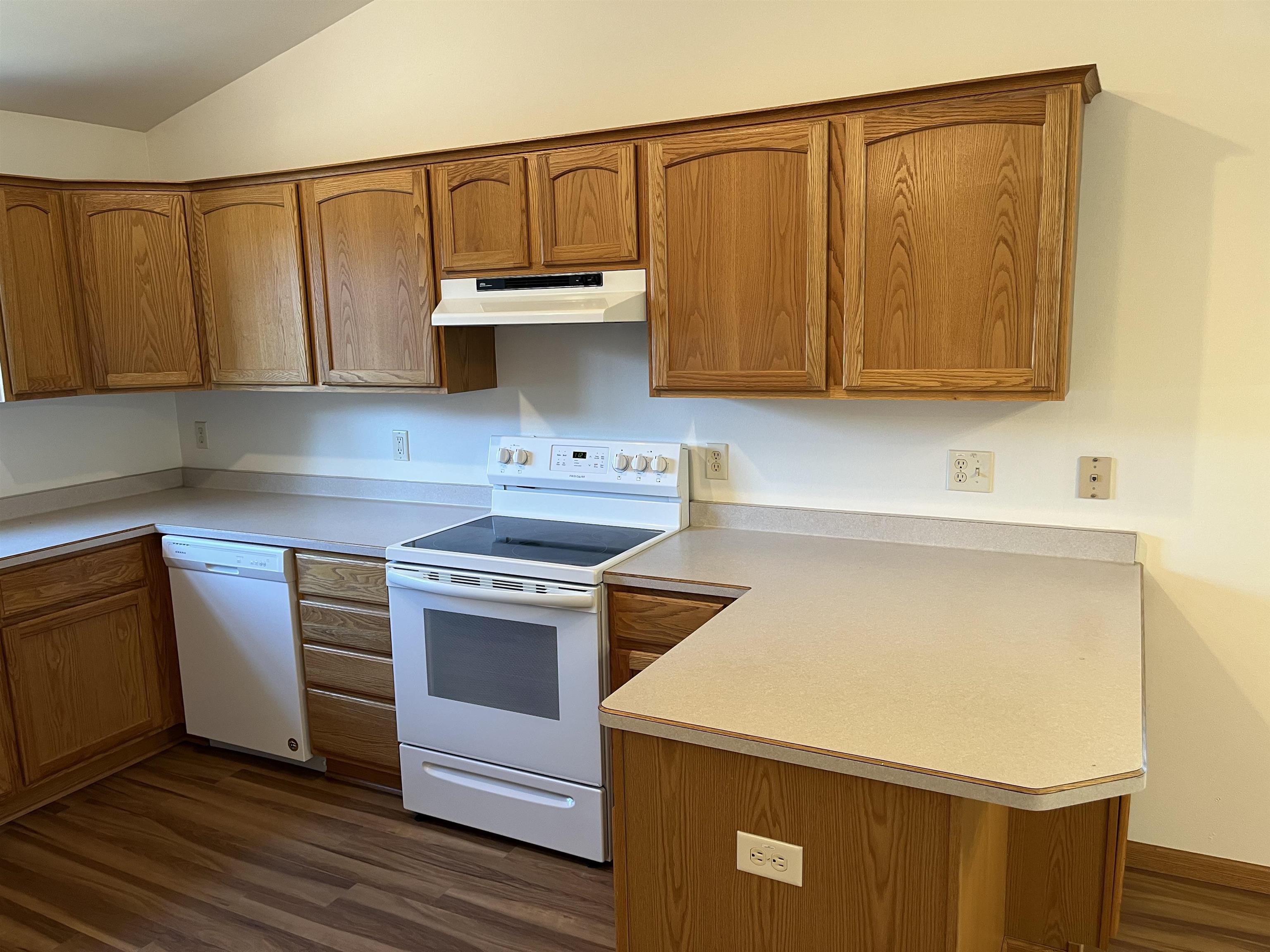 1175 St Albert The Great Court, Unit 1175 Sun Prairie, WI 53590 - Photo 3 of 14