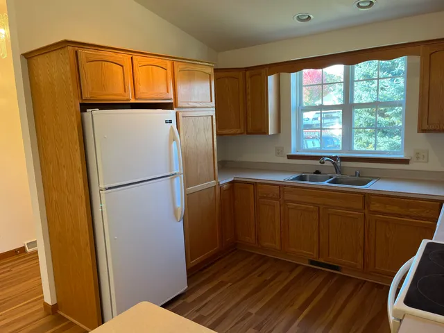 $2,200 | 1175 St Albert The Great Court, Unit 1175, Sun Prairie, WI 53590