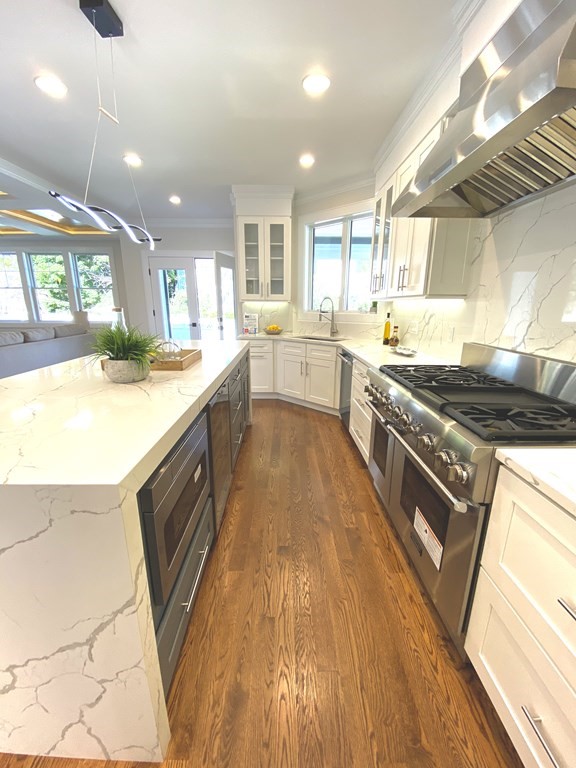 19 Shute Path Newton, MA 02459 - Photo 10 of 20