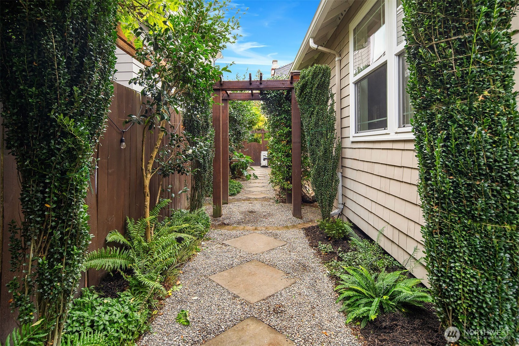6838 30th Avenue Northeast Seattle, WA 98115 - Photo 25 of 34