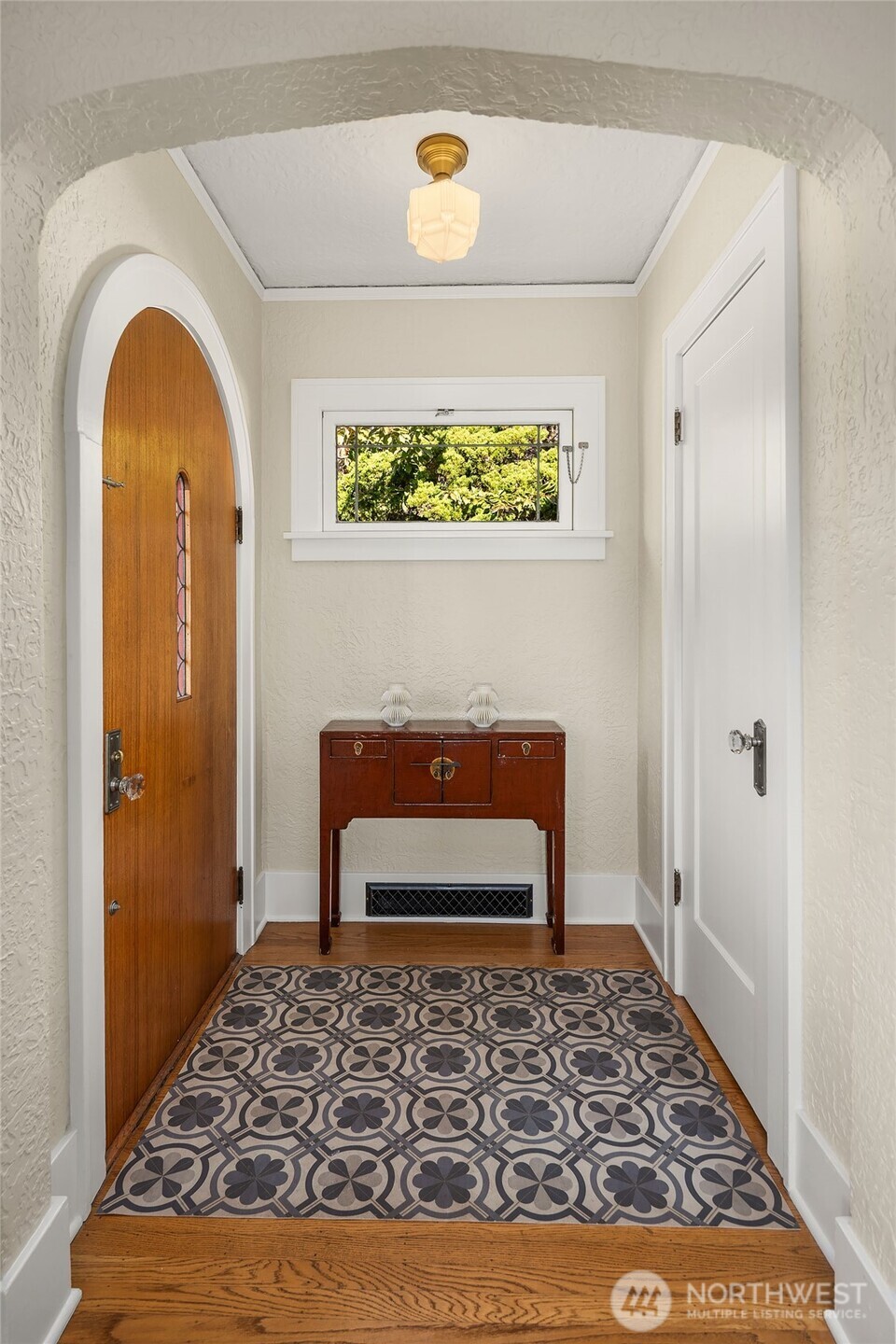 6838 30th Avenue Northeast Seattle, WA 98115 - Photo 4 of 34