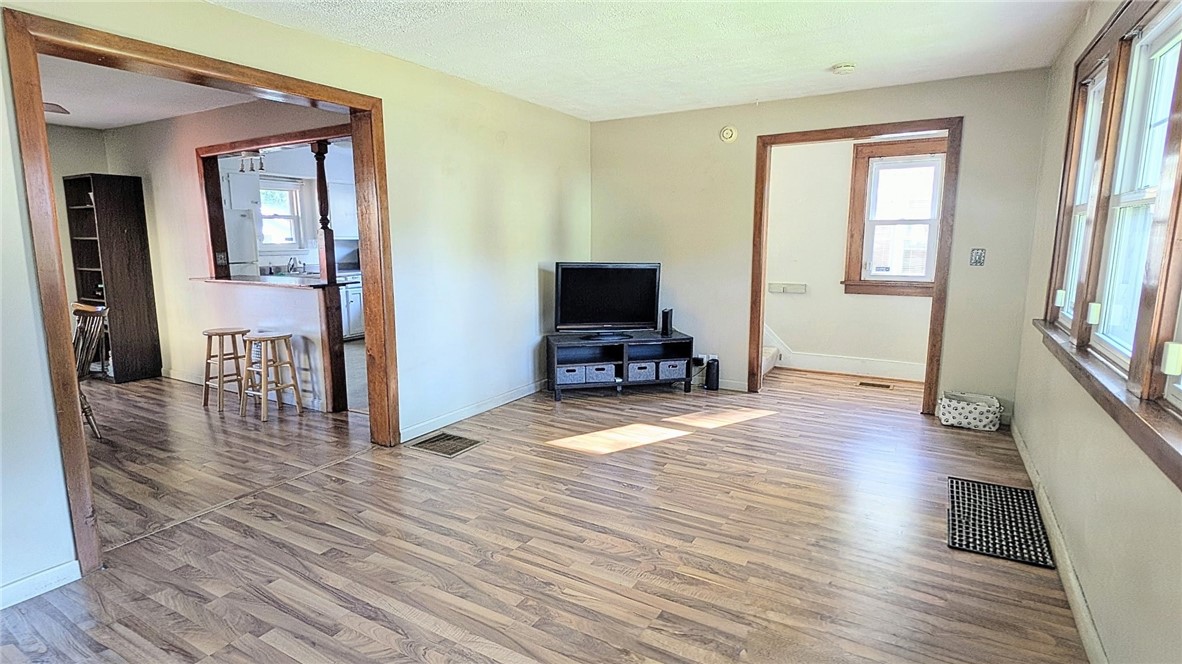 136 Weston Road Rochester, NY 14612 - Photo 6 of 24 Gallery Image 6
