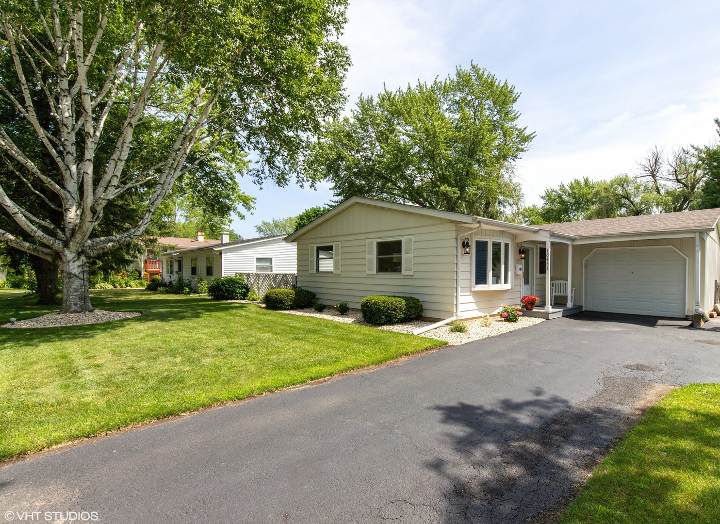 18431 Rae Lane Gurnee, IL 60031 - Photo 1 of 11