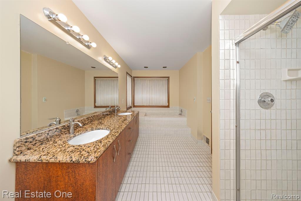 30971 Country Ridge Circle Farmington Hills, MI 48331 - Photo 25 of 47