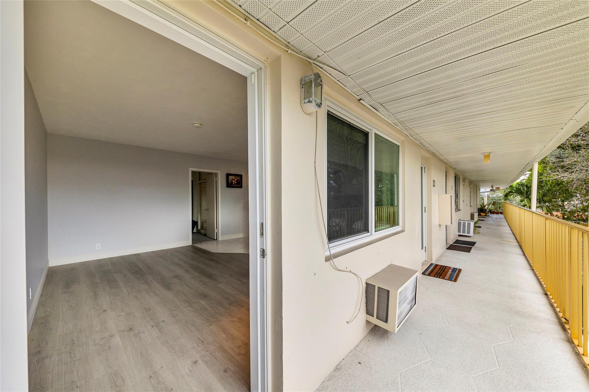 11 Southwest 4th Avenue, Unit 10 Boca Raton, FL 33432 - Photo 3 of 32 Photo 3
