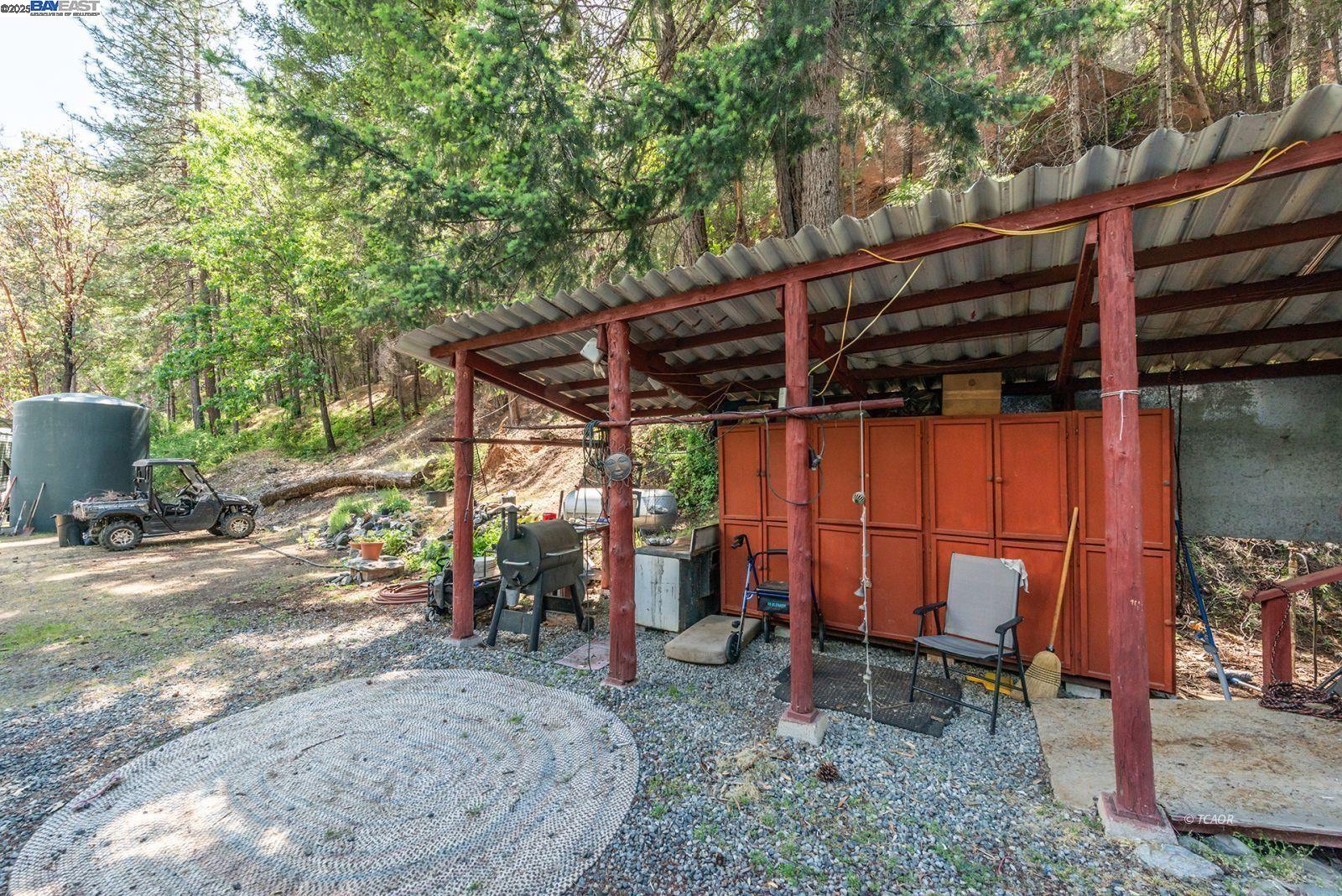 2940 Dutch Creek Road Junction City, CA 96048 - Photo 23 of 47 a view of a patio