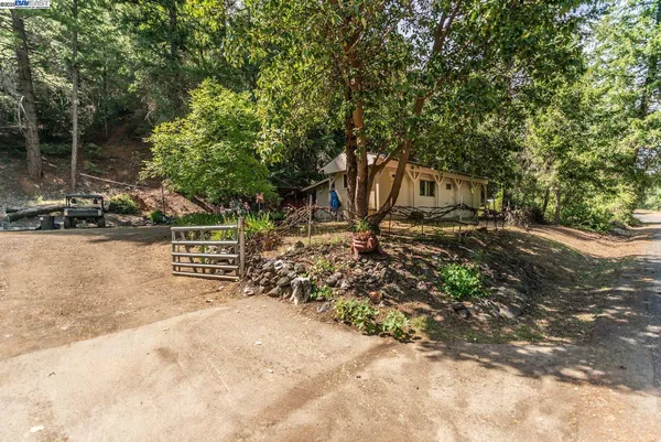 $250,000 | 2940 Dutch Creek Road, Junction City, CA 96048