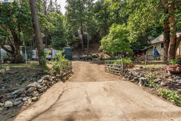 $250,000 | 2940 Dutch Creek Road, Junction City, CA 96048