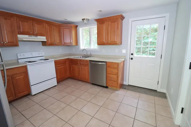 $299,900 | 102 Country Club Road 1, Unit 11B, Sanford, ME 04073