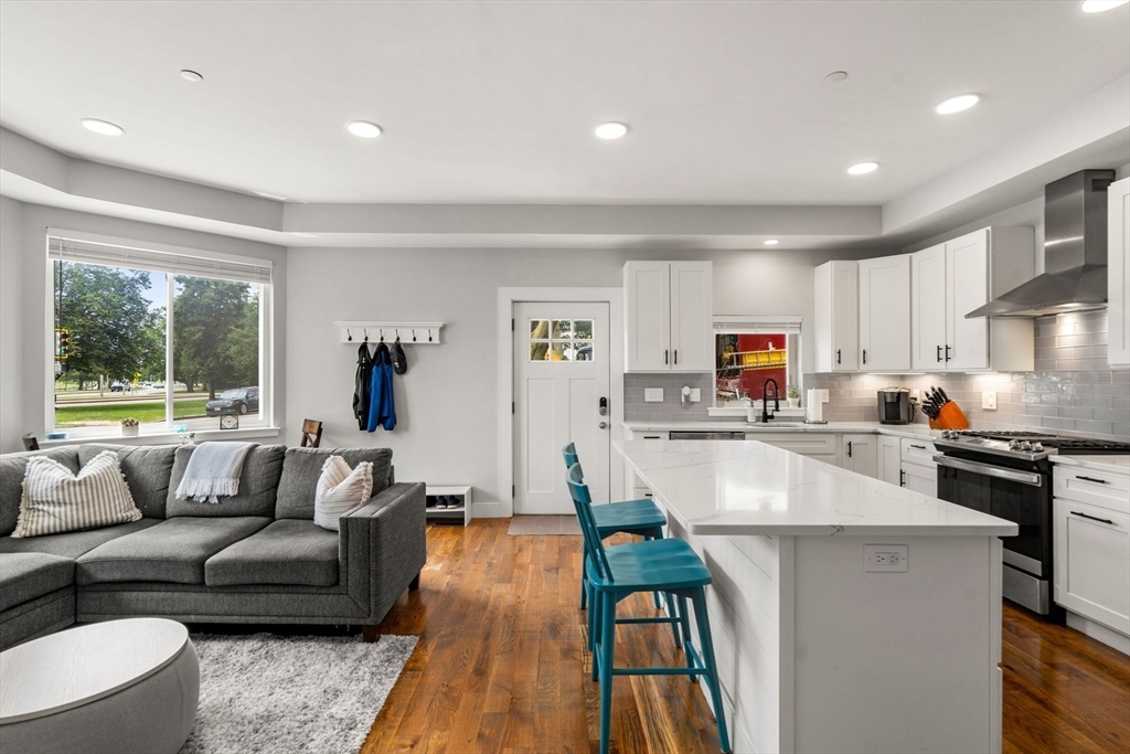 1400 Columbia Road, Unit 1 Boston, MA 02127 - Photo 3 of 23
