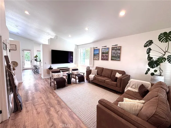 $5,000 | 23939 Hammond Court, Valencia, CA 91354