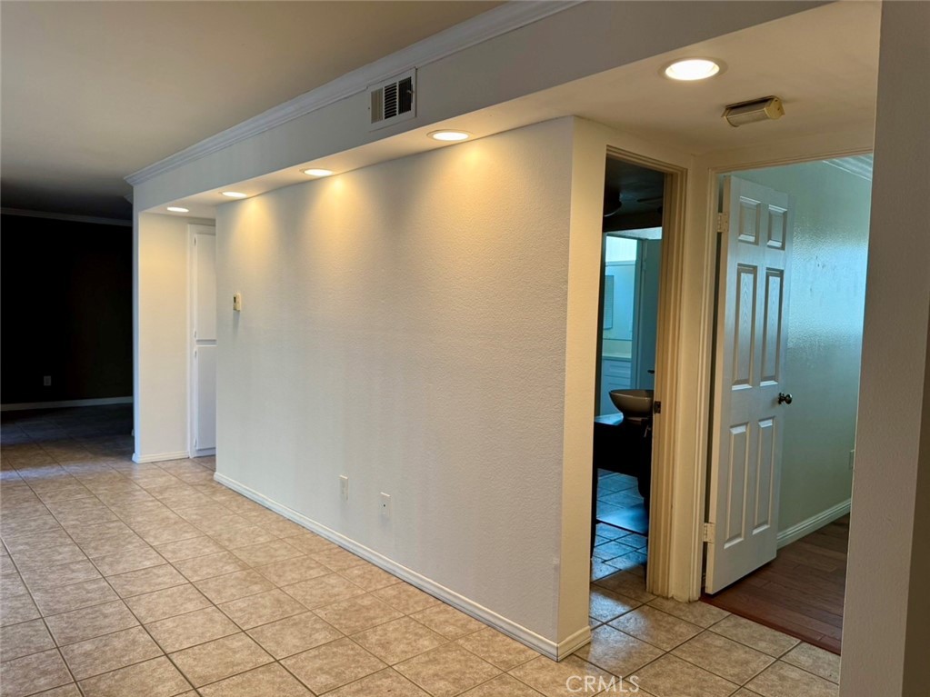 12476 Montecito Road, Unit 5 Seal Beach, CA 90740 - Photo 7 of 32