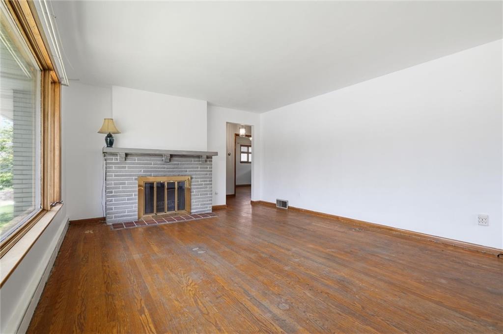 357 3rd Street Smithton, PA 15479 - Photo 4 of 32