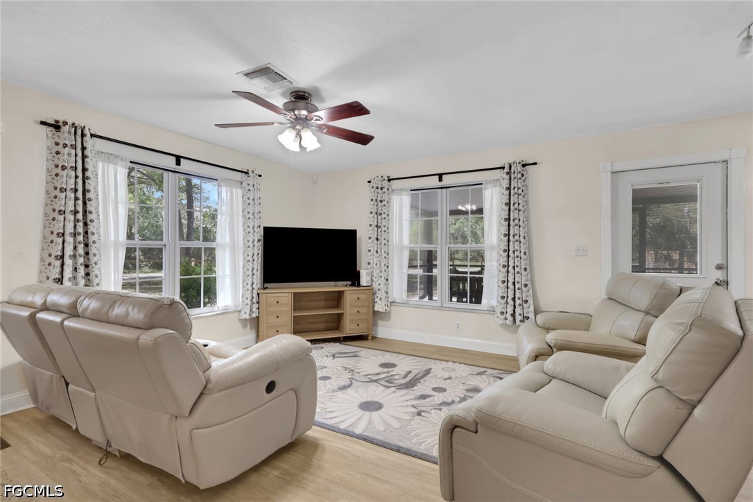2431 Lippincott Road Alva, FL 33920 - Photo 6 of 43 Gallery Image 6