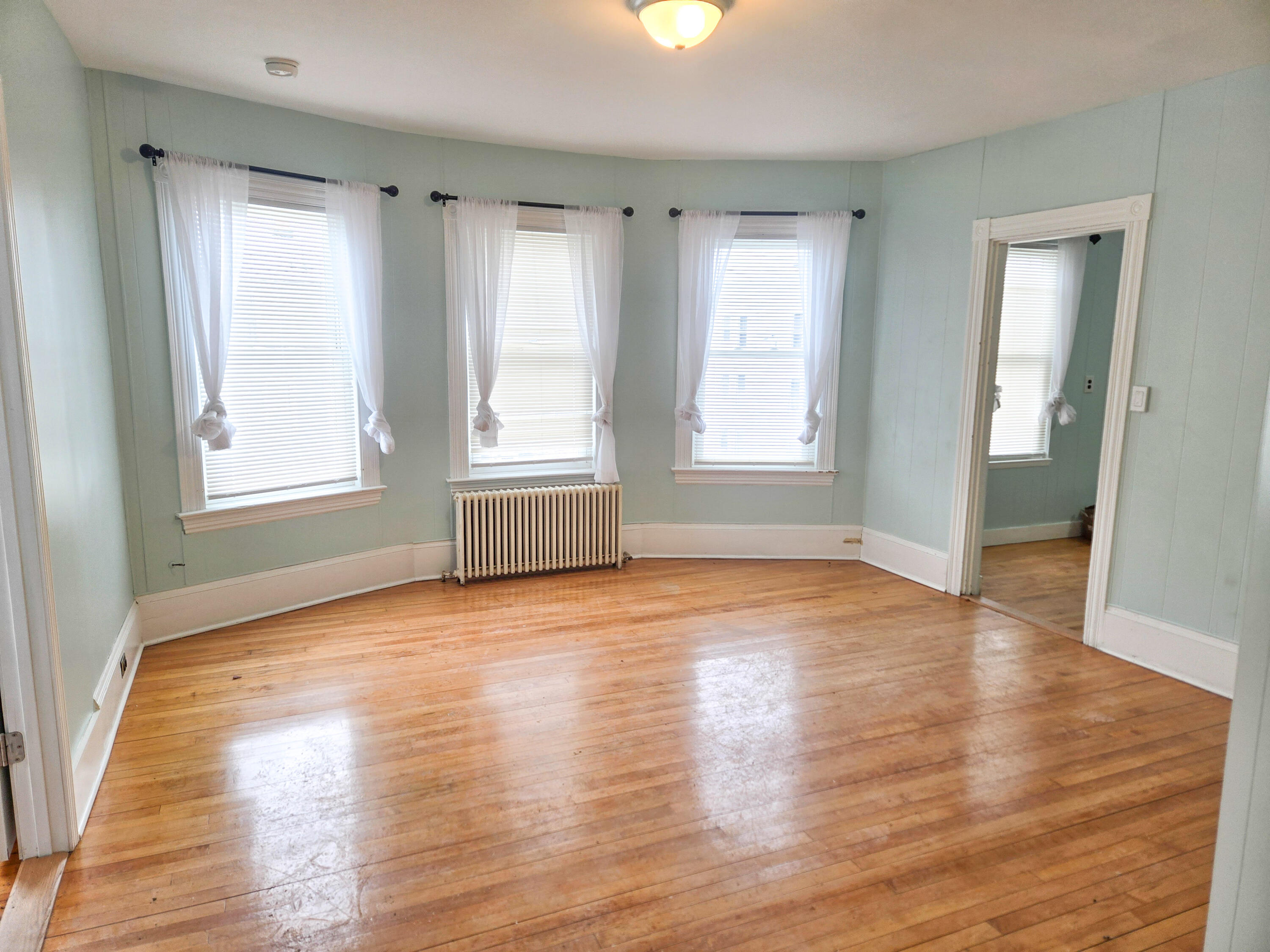 86 4th Street Auburn, ME 04210 - Photo 4 of 30 Unit 2 Living Room