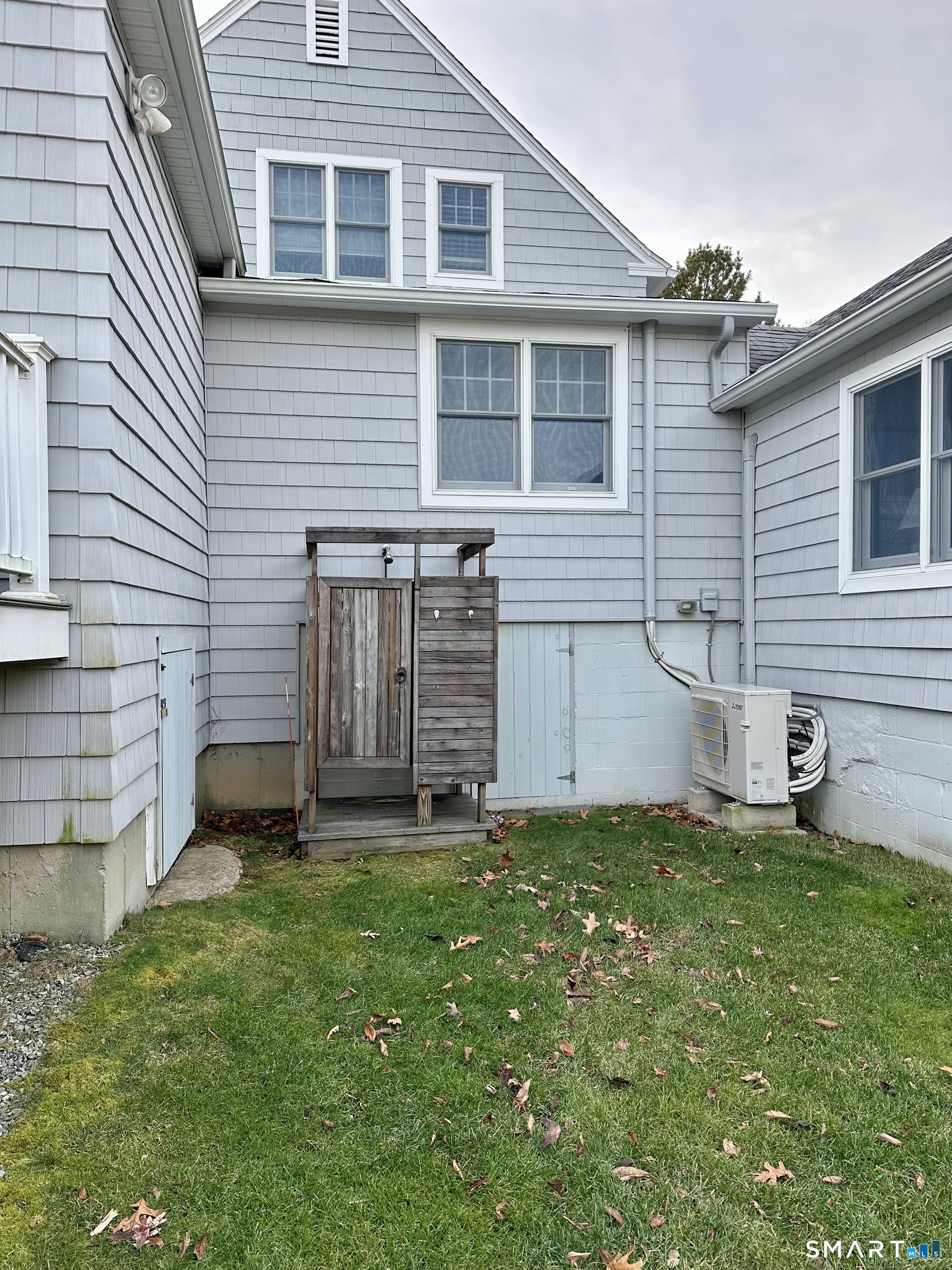 36 Attawan Road East Lyme, CT 06357 - Photo 35 of 40 Outside Shower!