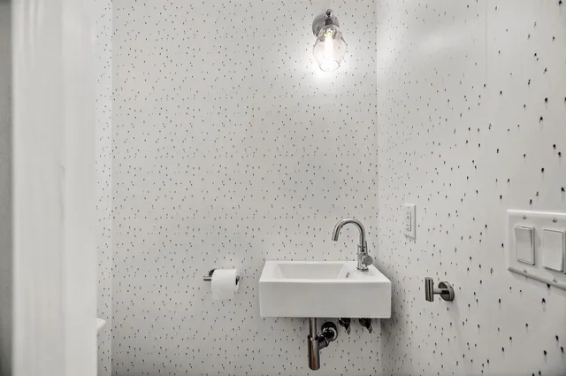 $999,000 | 2878 German Flats Road, Warren, VT 05674