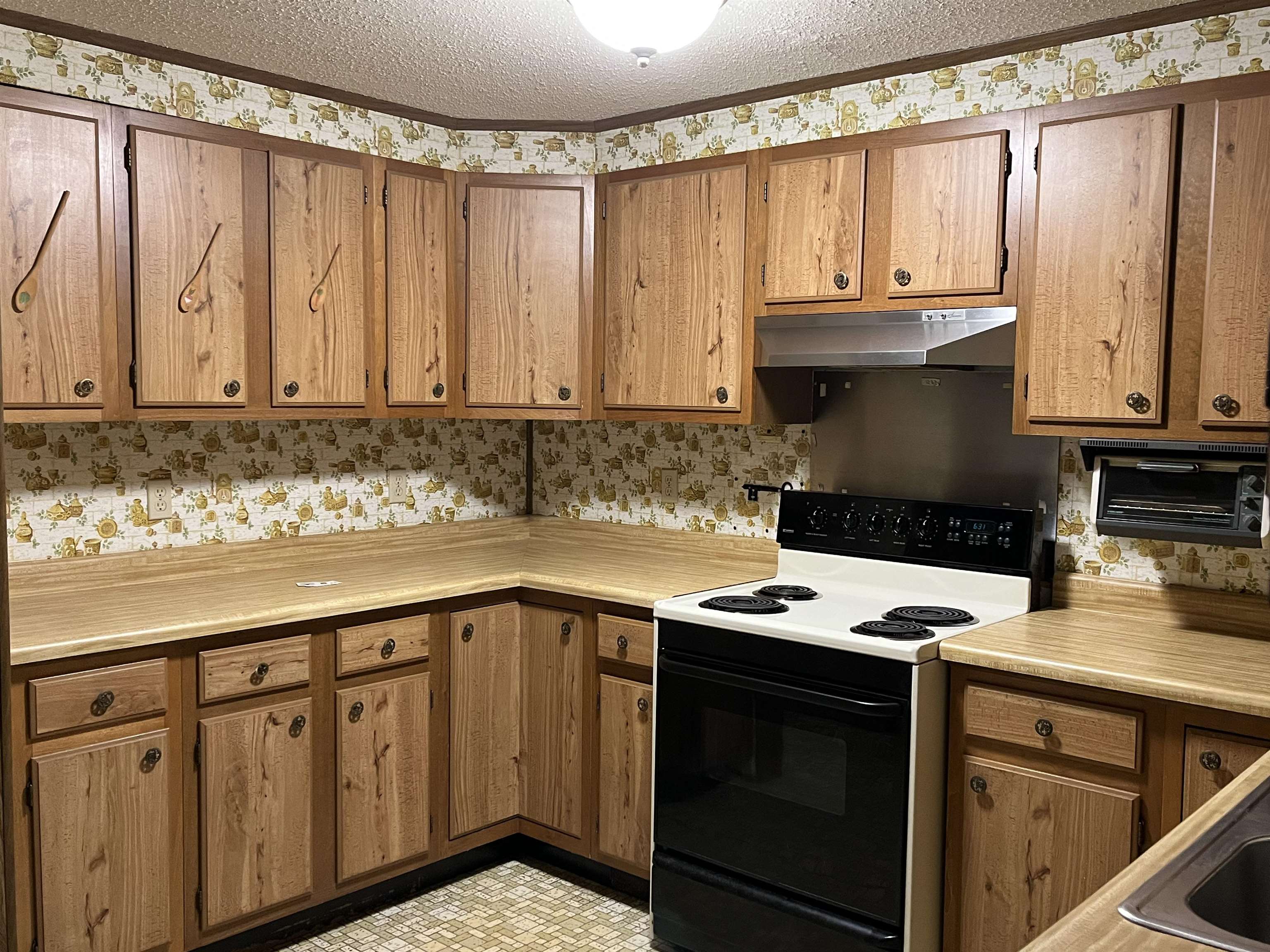 10505 South Graham Road St. Charles, MI 48655 - Photo 19 of 37 50120271-18.JPG