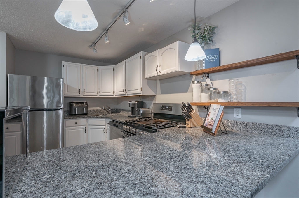 109 Pilgrim Road, Unit 109 Haverhill, MA 01832 - Photo 17 of 40