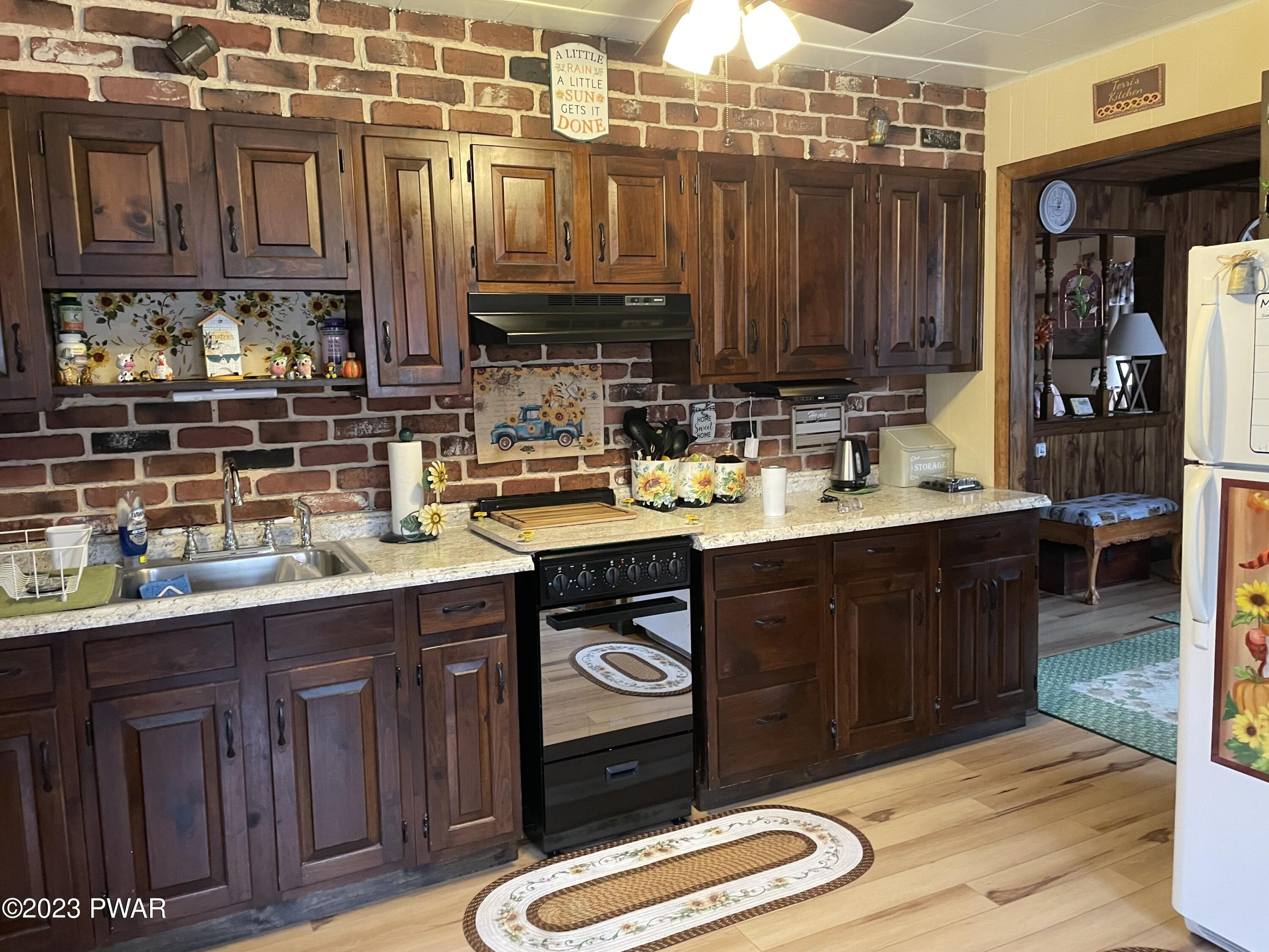 172 Sunny Lands Road Milford, PA 18337 - Photo 4 of 15