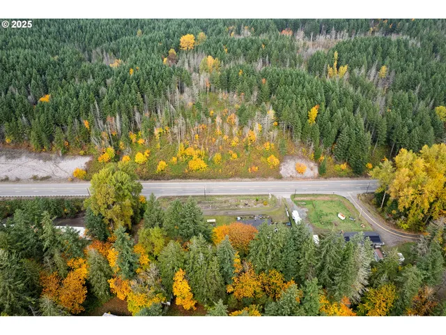 a view of a yard from a balcony