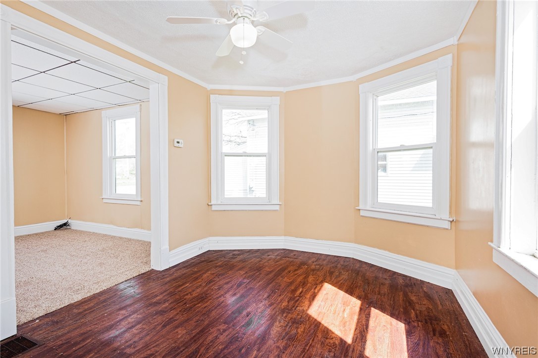 10027 Alexander Road Alexander, NY 14005 - Photo 4 of 33