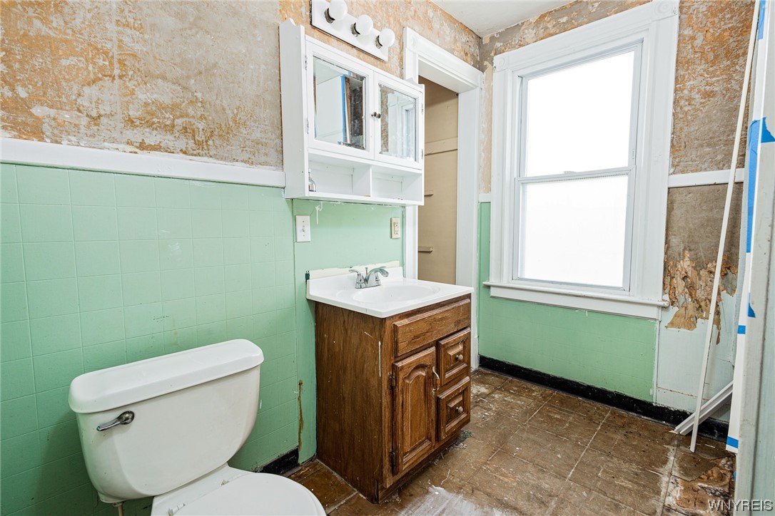 10027 Alexander Road Alexander, NY 14005 - Photo 8 of 33