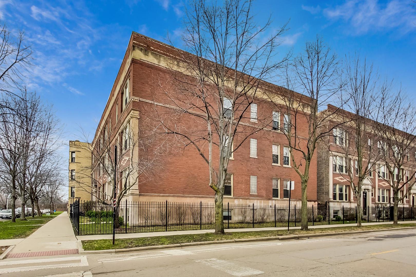 1325 East Marquette Road, Unit 1 Chicago, IL 60637 - Photo 3 of 42