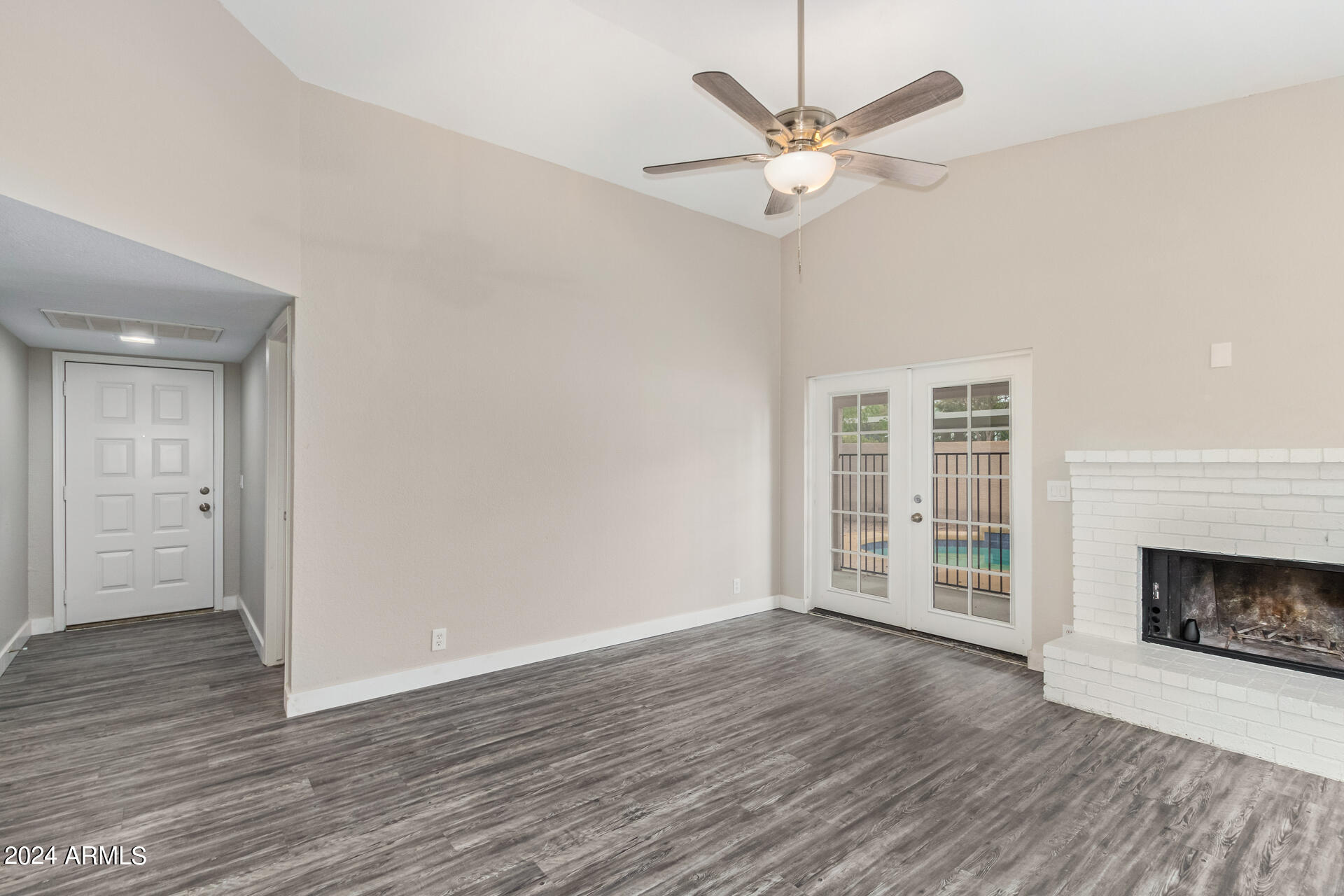534 East Marco Polo Road Phoenix, AZ 85024 - Photo 4 of 25