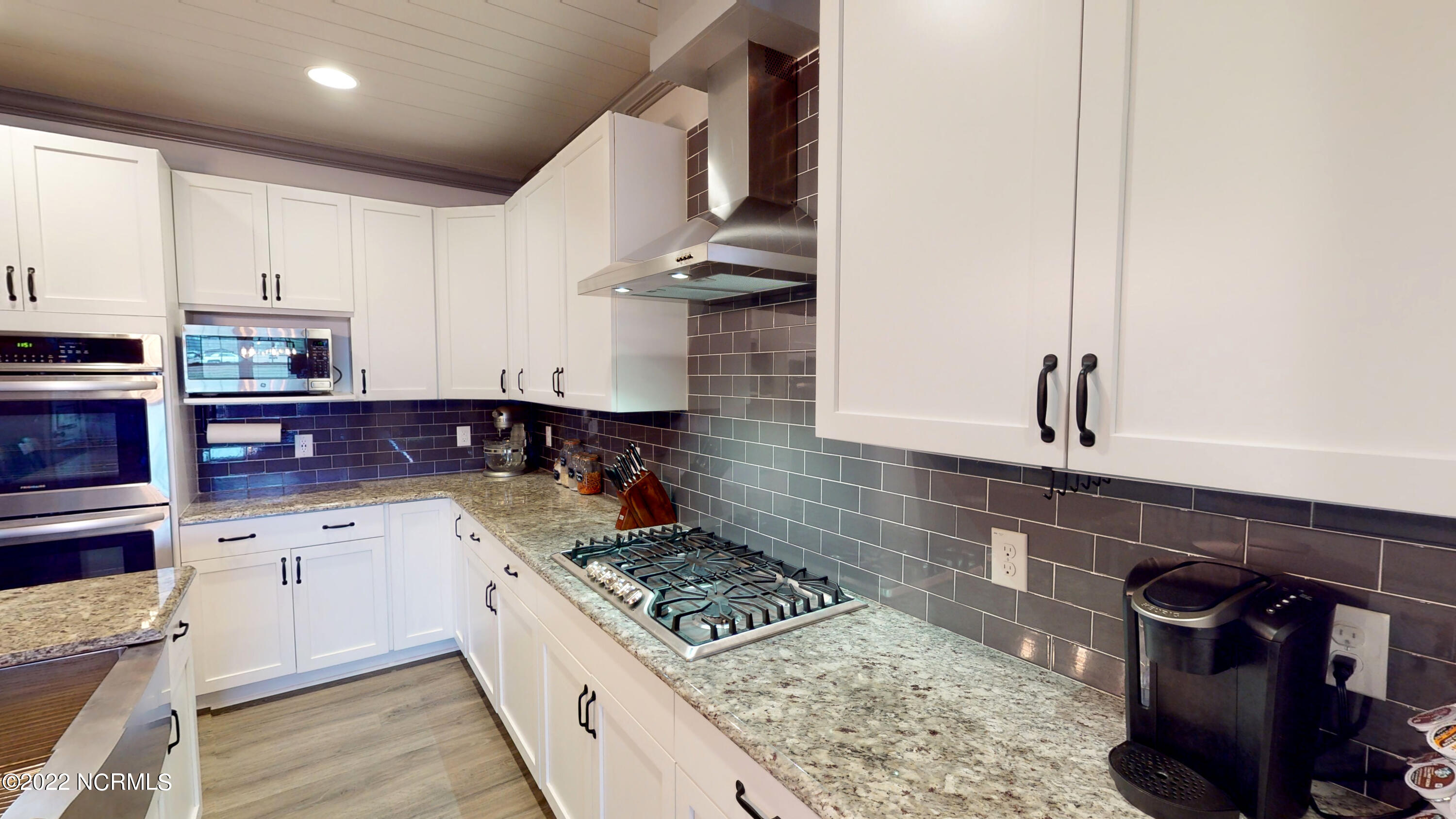 591 Evans Road Princeton, NC 27569 - Photo 18 of 54 D e Kitchen