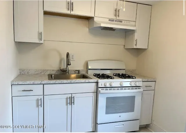 $575,000 | 412 North 8th Street, Stroudsburg, PA 18360