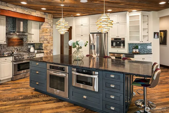 $2,699,000 | 35909 Southeast 89th Place, Snoqualmie, WA 98065