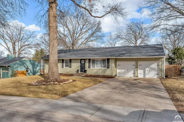 $479,900 | 7609 Russell Road, Prairie Village, KS 66208