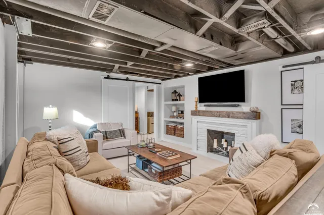 $479,900 | 7609 Russell Road, Prairie Village, KS 66208