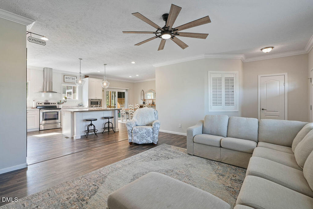 361 Camelia Road Benson, NC 27504 - Photo 8 of 41