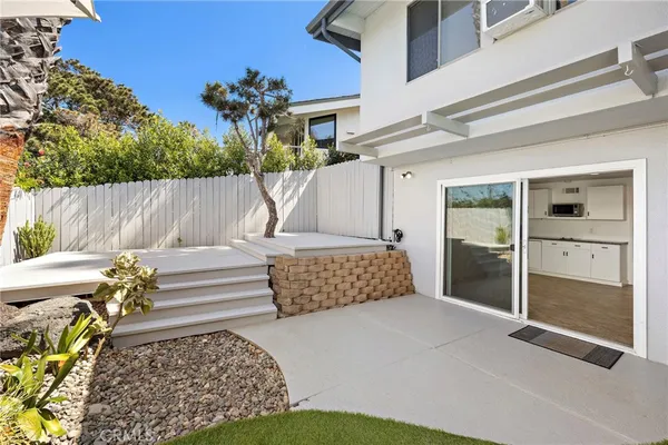 $4,500 | 2120 Temple Hills Drive, Unit LOWR, Laguna Beach, CA 92651