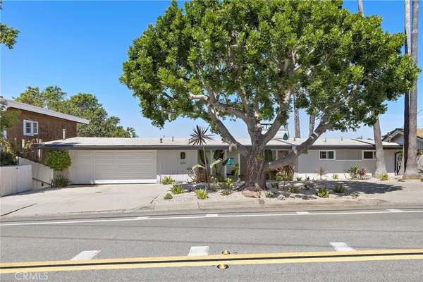 $4,500 | 2120 Temple Hills Drive, Unit LOWR, Laguna Beach, CA 92651