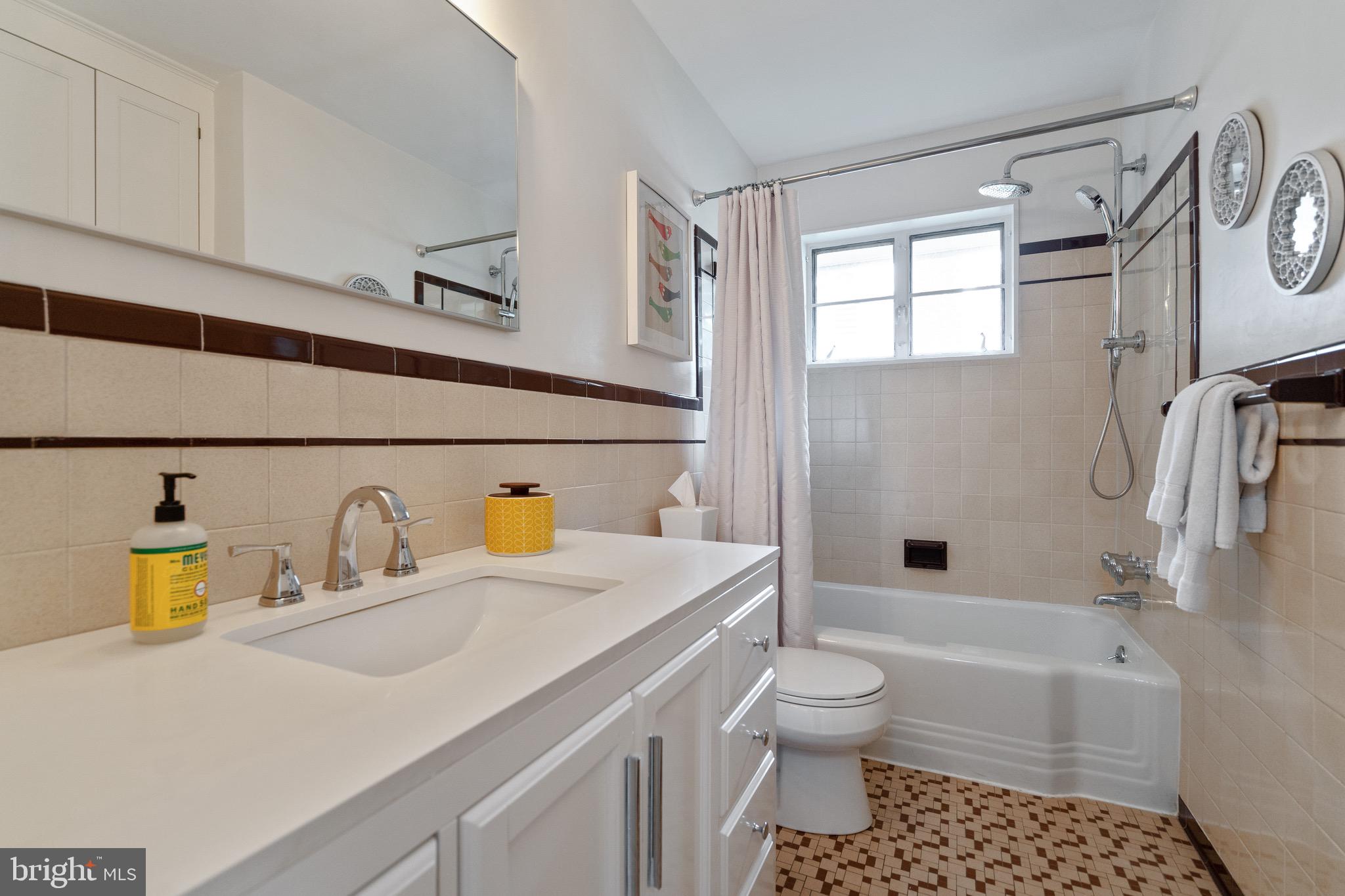 10514 Cascade Place Silver Spring, MD 20902 - Photo 17 of 44 2nd Full Bath Upper level