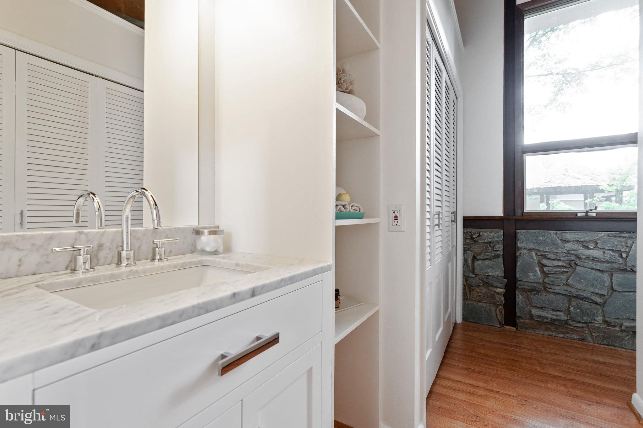 10514 Cascade Place Silver Spring, MD 20902 - Photo 26 of 44 3rd Full bath - 2nd sink with built-ins and closet
