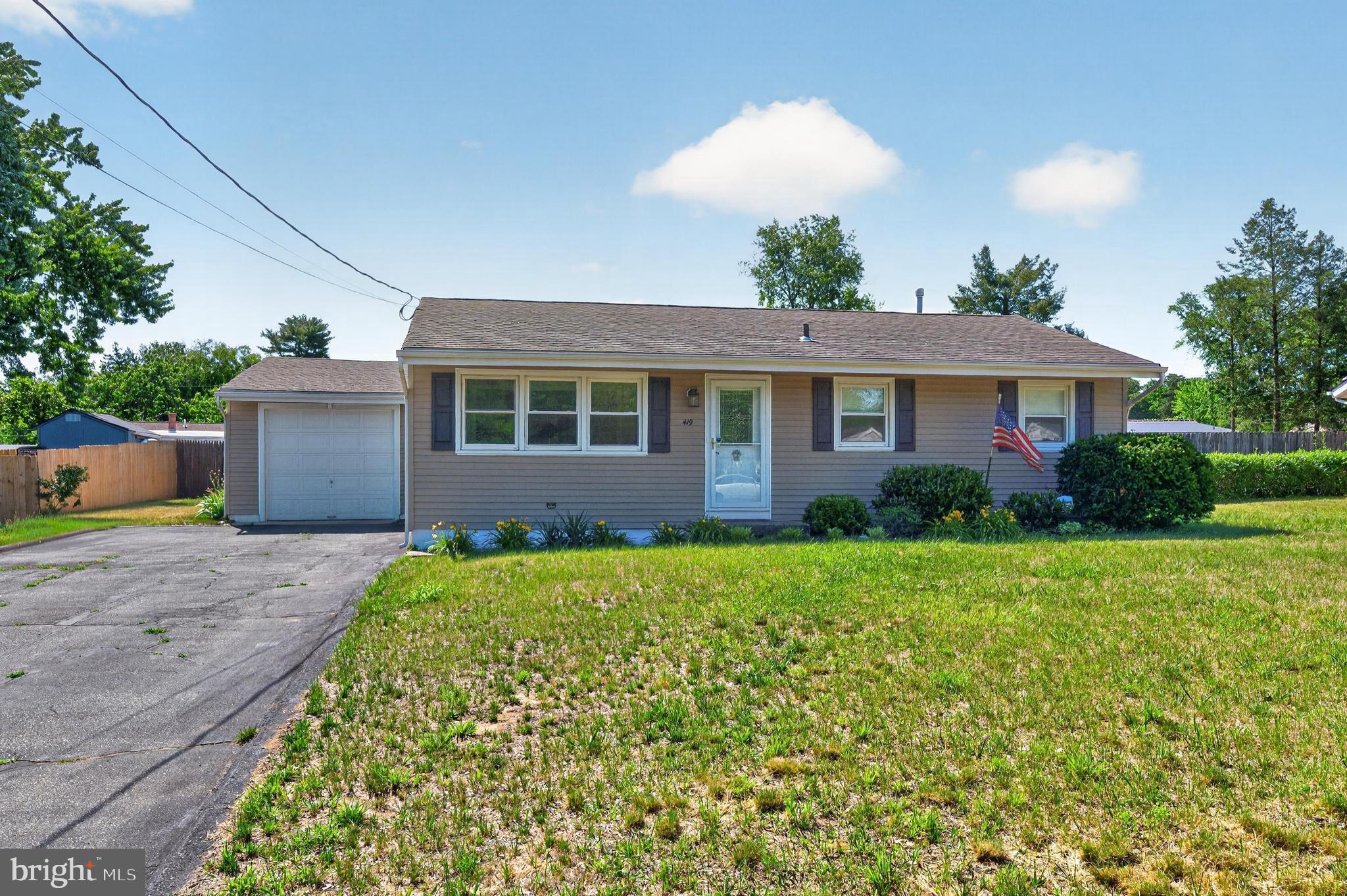 419 Hickory Lane Mount Laurel, NJ 08054 - Photo 1 of 21