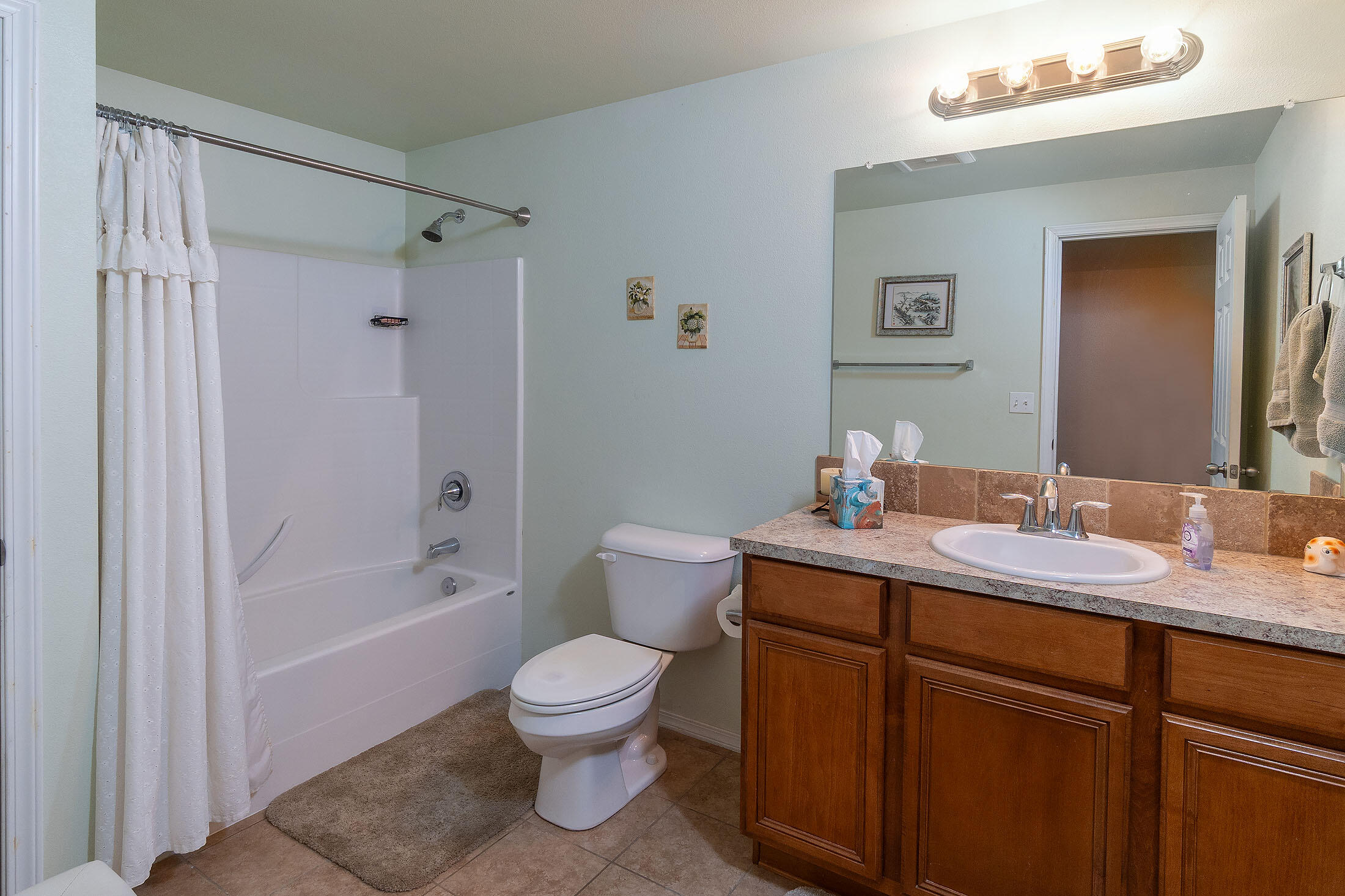 411 Northwest Mc Donald Road Prineville, OR 97754 - Photo 15 of 47 Guest bath.