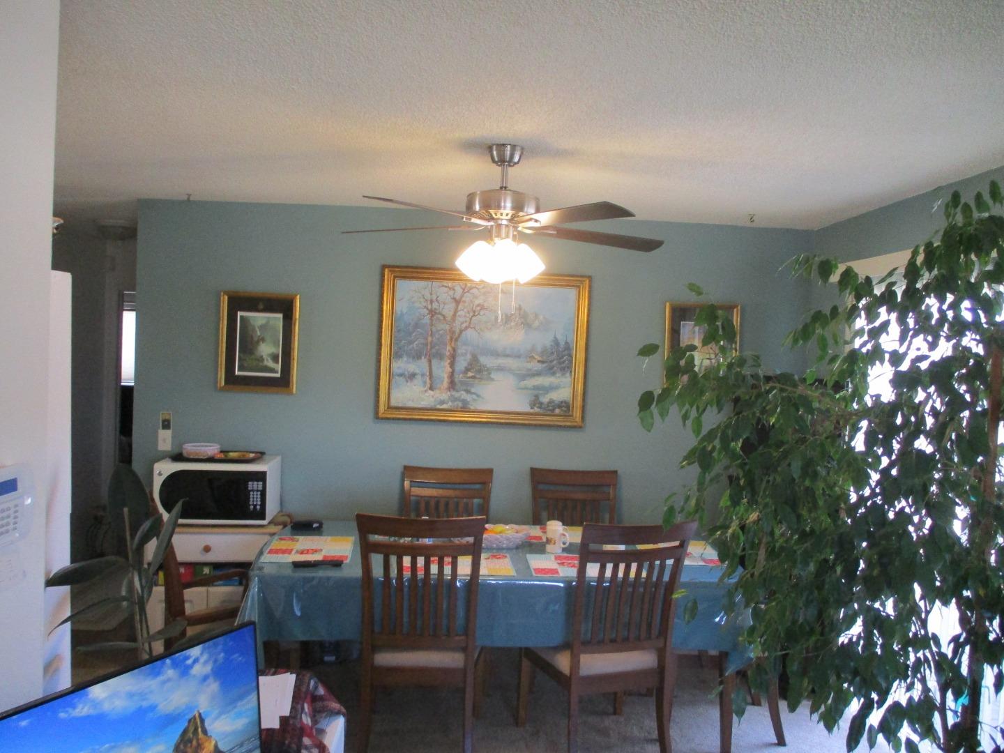 467 Tuttle Avenue Watsonville, CA 95076 - Photo 5 of 7 a dining room with furniture and window