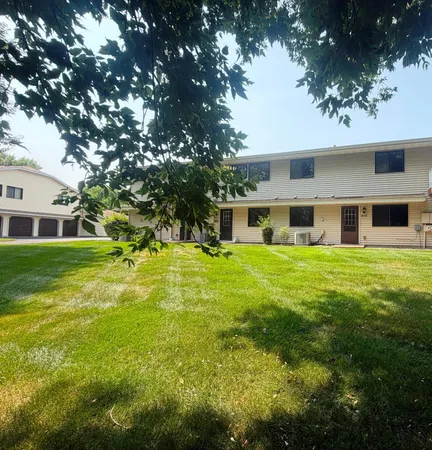 $122,999 | 2543 Brookdale Lane, Brooklyn Park, MN 55444