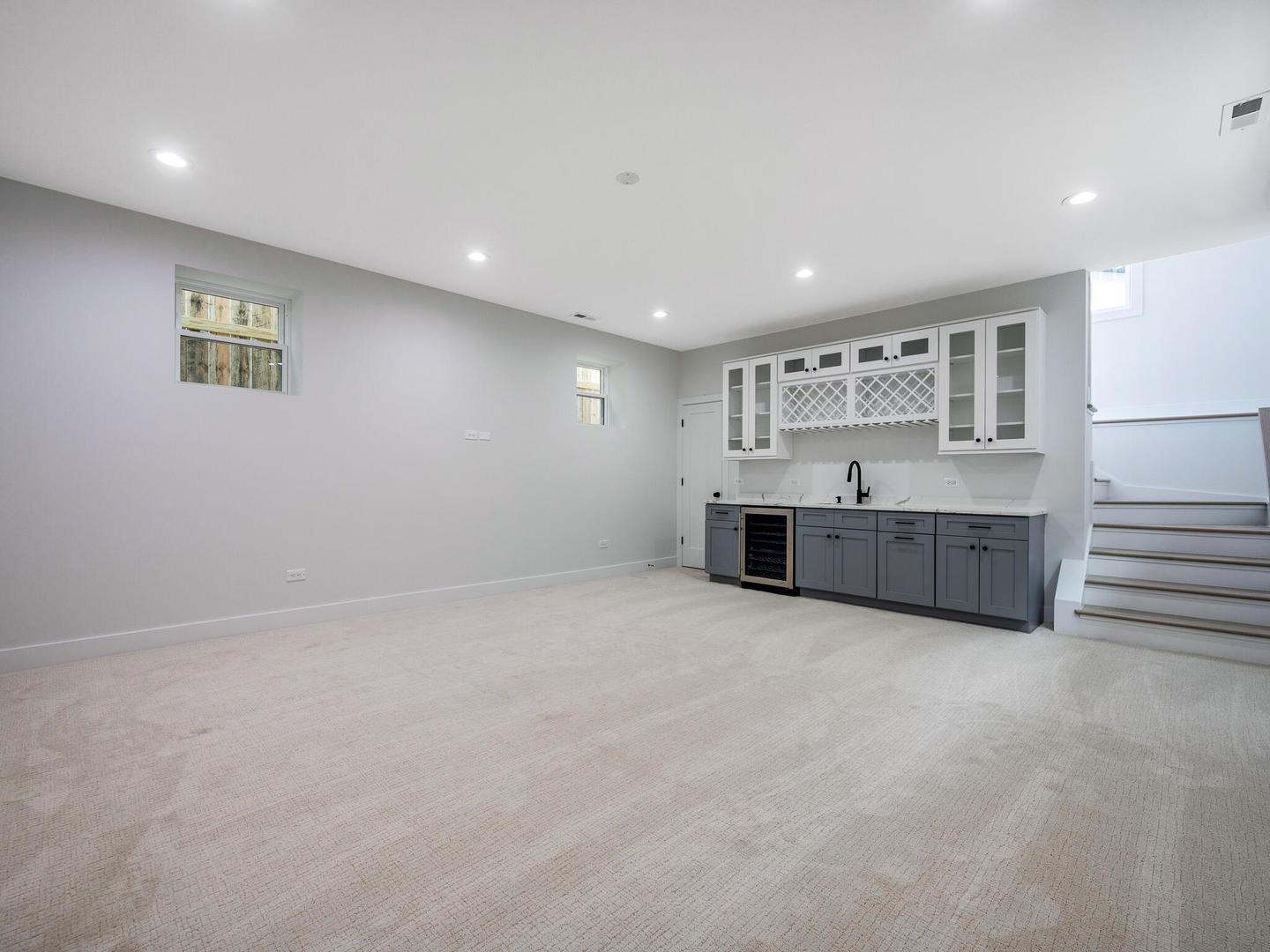 Undisclosed Address Chicago, IL 60618 - Photo 21 of 28 a view of an empty room with a window