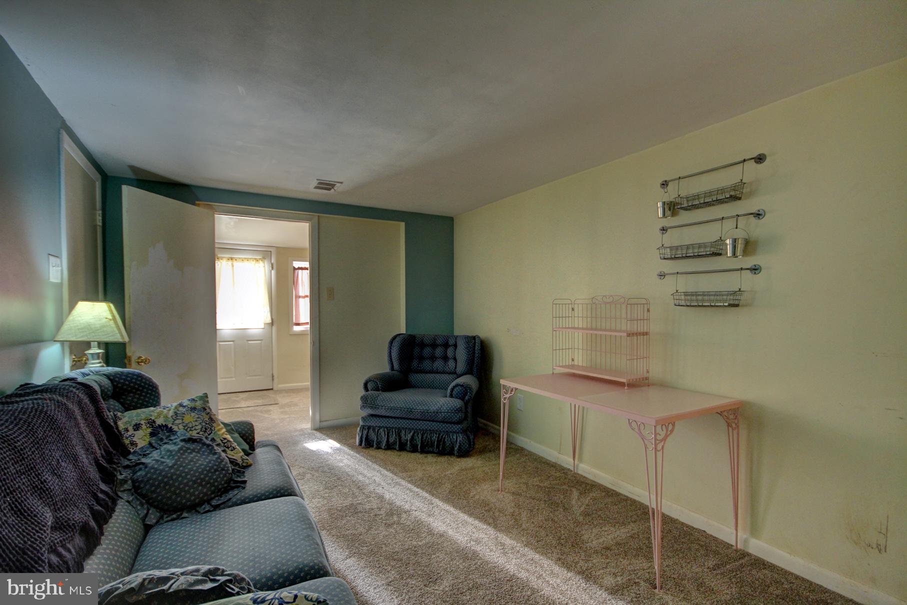 938 Andover Road Lansdale, PA 19446 - Photo 11 of 25 Family Room