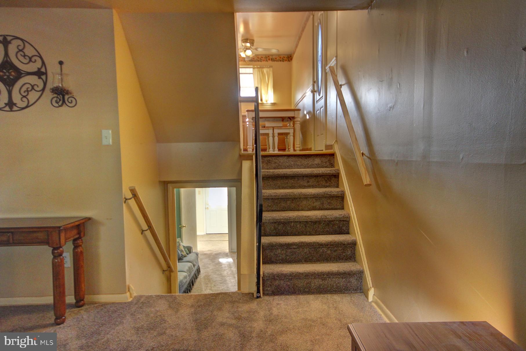 938 Andover Road Lansdale, PA 19446 - Photo 5 of 25 Convenient split-level design