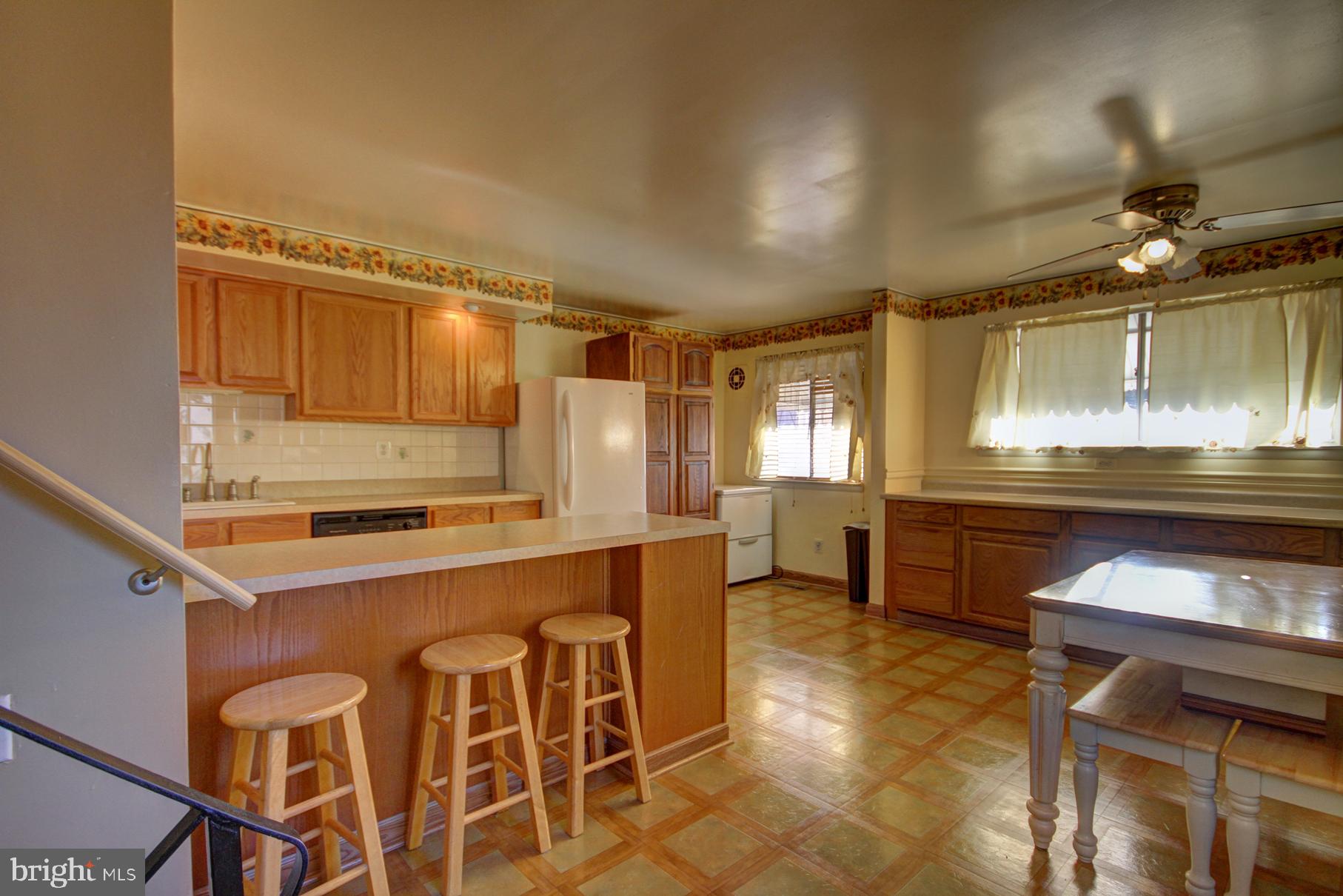 938 Andover Road Lansdale, PA 19446 - Photo 6 of 25 Kitchen and dining